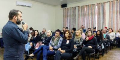 Educadores debatem os desafios da educação na 1ª Plenária Regional em Defesa da Escola Pública