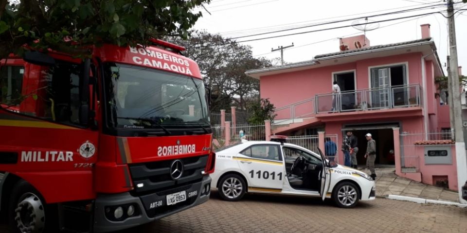 Comunicado de princípio de incêndio mobiliza BM e bombeiros em Camaquã