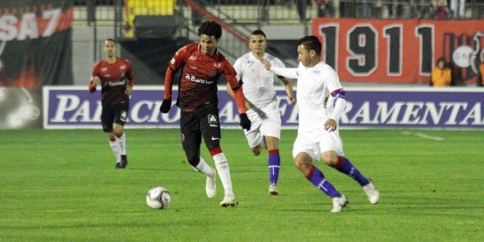 Brasil de Pelotas é derrotado pelo Paraná na estreia de Bolívar