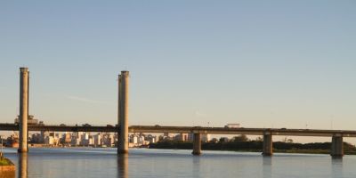 Ponte do Guaíba terá bloqueios de faixas neste fim de semana para obras no vão móvel