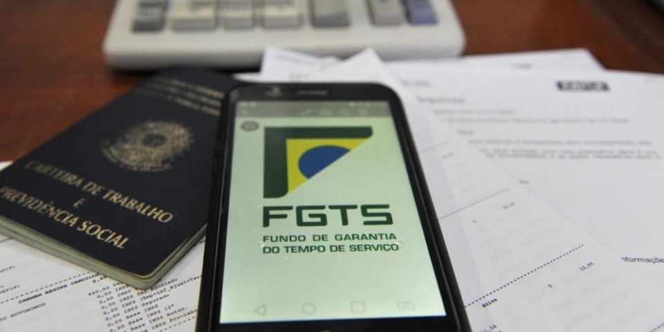 Número de vagas com carteira assinada cresce em menor ritmo