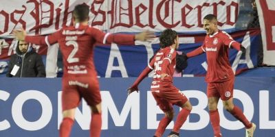 Gol de Guerrero garante vitória e vantagem do Inter contra o Nacional