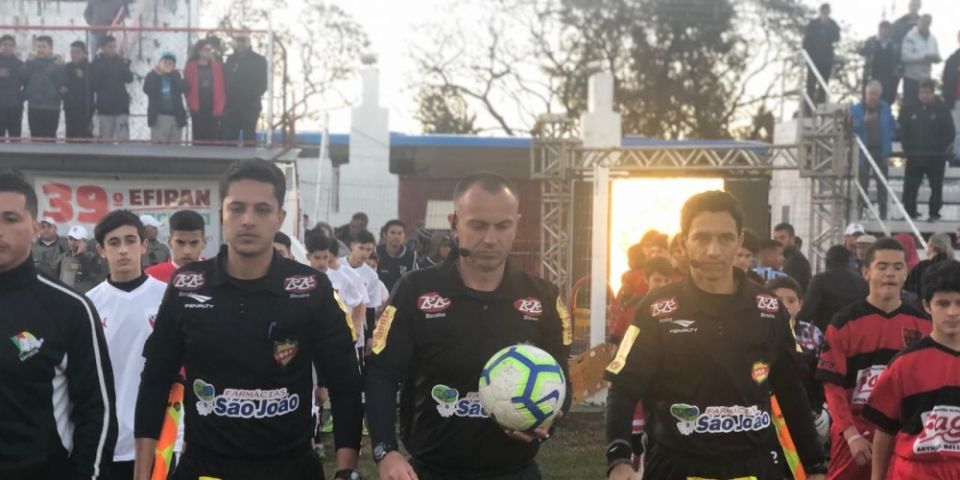 Árbitro camaquense atua no 39º Efipan em Alegrete