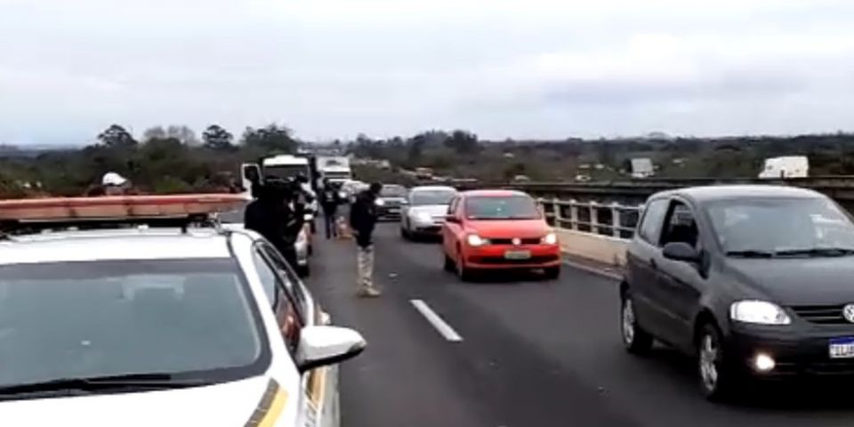 Homem é encontrado morto a tiros na ponte do Rio Jacuí, em Eldorado do Sul