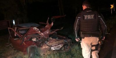 Homem morre em acidente entre carro e carreta na BR-470, em Vila Flores