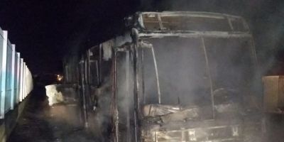 Após incêndio em ônibus, linha A62 segue fora de circulação nesta segunda-feira