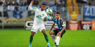 Grêmio falha defensivamente e empata com a Chapecoense em 3 a 3