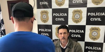 Homem que era procurado por atirar na ex-companheira em São Leopoldo se apresenta à polícia e é preso