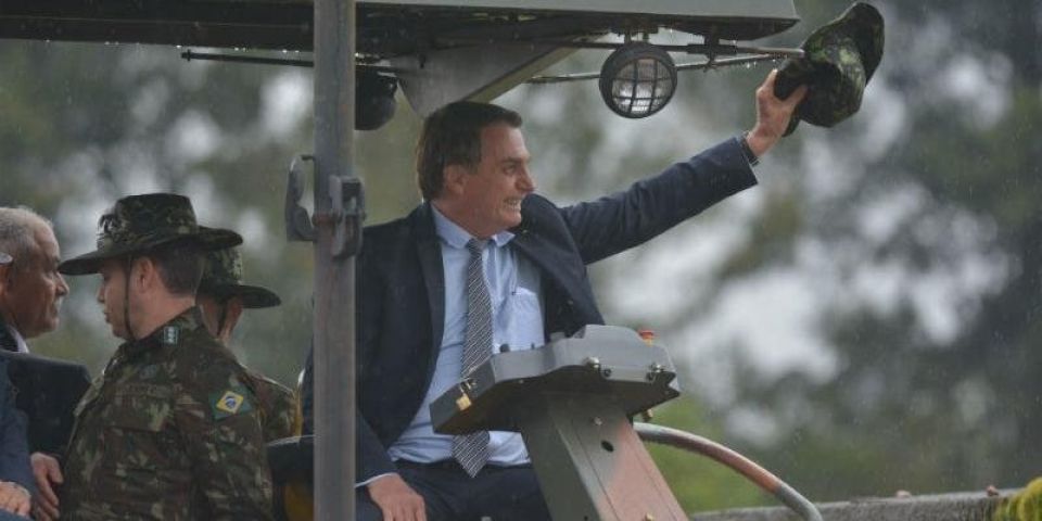 Bolsonaro suspende uso de radares móveis em rodovias federais