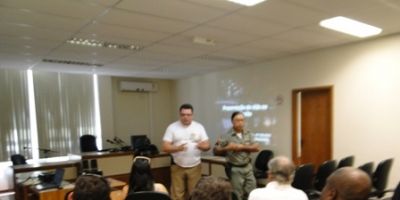 PMs ministram palestra no projeto Conscientização no Trânsito, realizado pelo JECrim de São Lourenço do Sul
