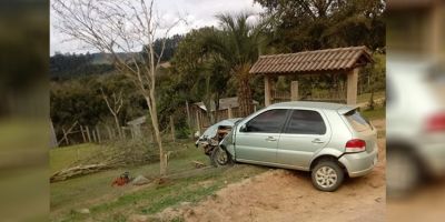 Carro se envolve em acidente no interior de Dom Feliciano