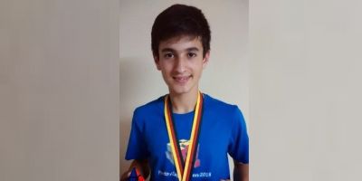 Aluno camaquense conquista o 3º lugar no Campeonato de Porto Alegre de Cubo Mágico