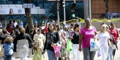 População do Brasil passa de 210 milhões, estima IBGE