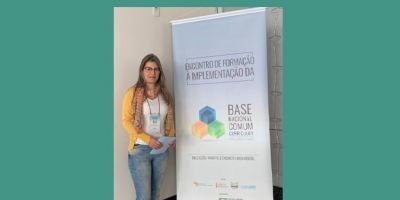 Professora camaquense participa de encontro da BNCC em São Paulo