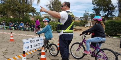 Semana Nacional do Trânsito tem atividades na praça Zeca Netto, em Camaquã