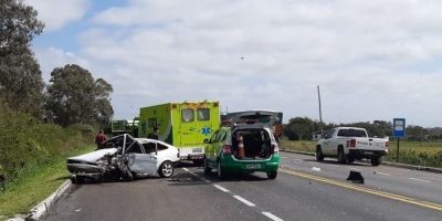 Motorista morre e outro fica ferido após colidirem de frente, na BR-392, em Pelotas