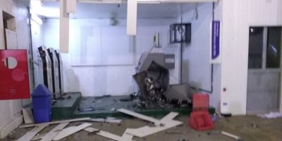 Quadrilha explode caixa eletrônico de banco em Serafina Corrêa