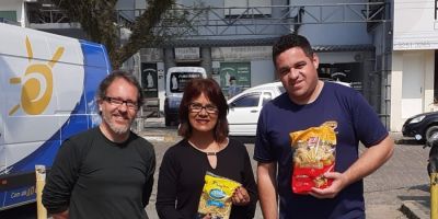 Coordenadoria de Cultura entrega alimentos da Carreta Solidária à Santa Casa de São Lourenço do Sul