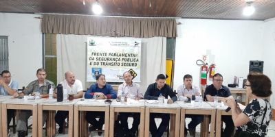 Moradores do bairro Cohab reivindicam melhorias em reunião com a Frente Parlamentar da Segurança Pública e do Trânsito, em Camaquã