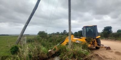 Estrada da Divisa recebe trabalhos de drenagem em Camaquã