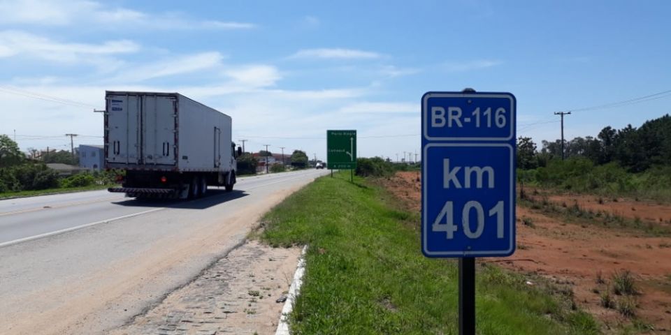 Média de 11,66 veículos passam por minuto na BR-116, em Camaquã, no final da manhã desta quinta-feira