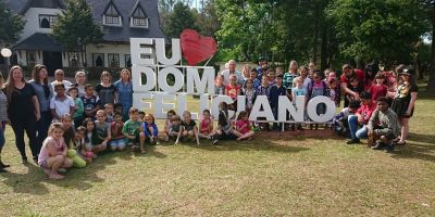 Prefeitura inaugura letreiro "Eu Amo Dom Feliciano"