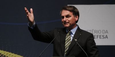 Bolsonaro destaca ações do governo em outubro