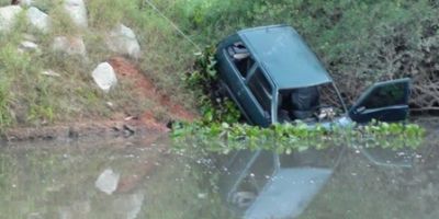 Automóvel cai da ponte do Passo dos Baios em São Lourenço do Sul