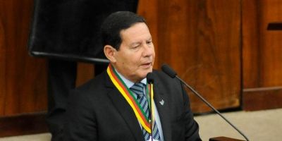 Caso Queiroz é "quase um troco", minimiza Mourão