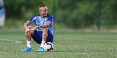 Grêmio tenta fazer história contra o Flamengo em um Maracanã lotado