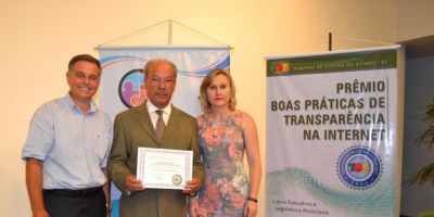 Camaquã recebe reconhecimento do TCE por práticas de transparência na internet