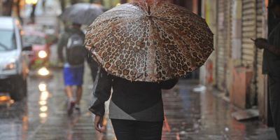 Domingo tem chuva e risco de temporais no Rio Grande do Sul