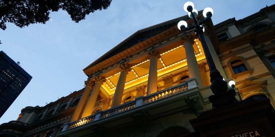Mercado literário brasileiro está em transformação, dizem escritores