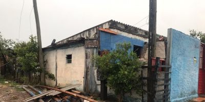 Temporal destelha casas, suspende aulas e deixa moradores sem luz e água em Dom Pedrito