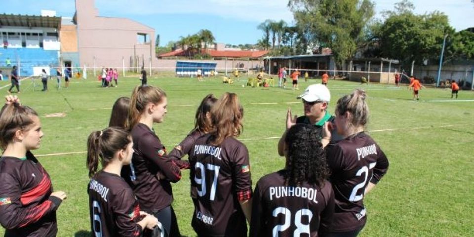 Final do Campeonato Gaúcho de Punhobol Escolar mobiliza estudantes em Camaquã