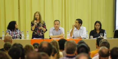 Servidores do Detran/RS fazem entrega coletiva de contraproposta ao governo estadual nesta quinta-feira