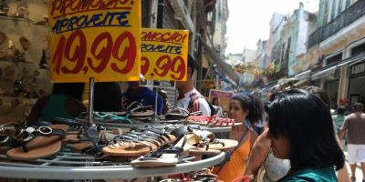 Informalidade no mercado de trabalho é recorde, aponta IBGE