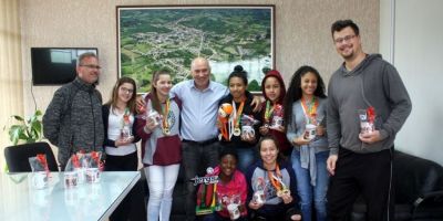 Atletas do futsal feminino de Dom Feliciano são convidadas a ingressar no time do Grêmio