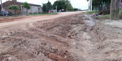 Barro e buracos da Rua Pacheca preocupam moradores 