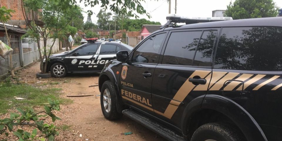 Polícias Civil e Federal fazem operação em Camaquã e em outras cidades para desarticular organização criminosa