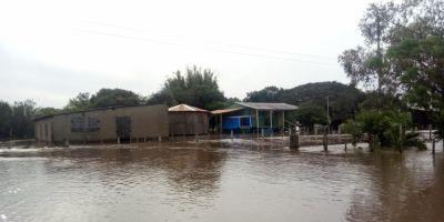 Governo Municipal e Defesa Civil monitoram Rio Camaquã