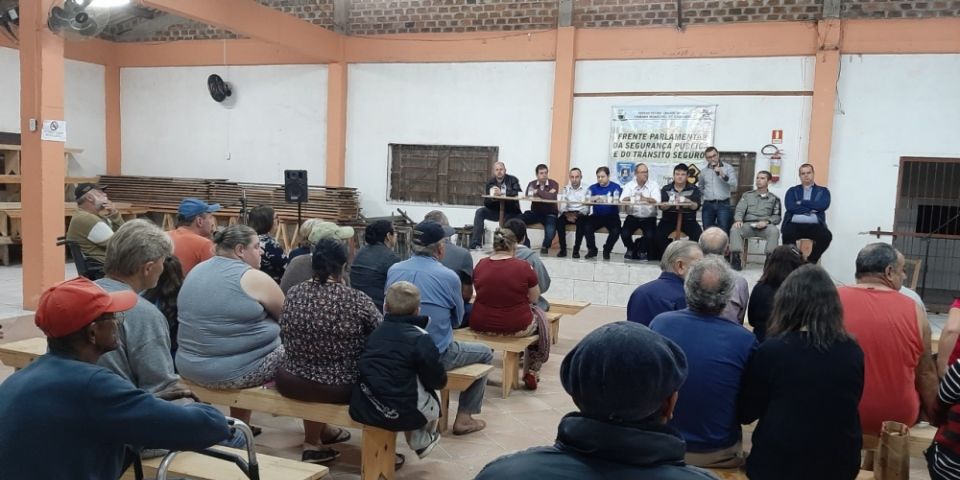 Moradores do Viégas fazem pedidos em reunião da Frente Parlamentar da Segurança e do Trânsito
