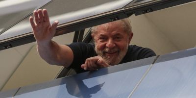 Defesa de Lula pedirá "libertação imediata" do ex-presidente