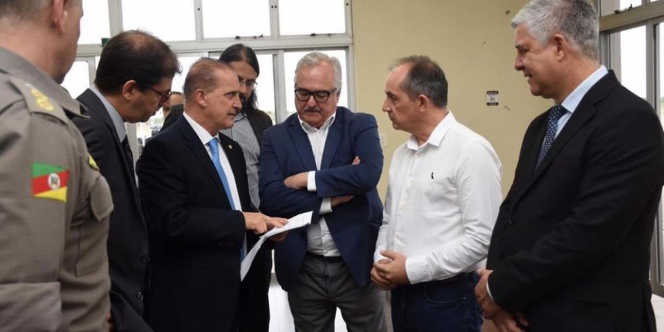 PEC que prevê extinção de municípios deve ser readequada, diz Onyx