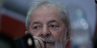 Após decisão do STF, juiz manda soltar ex-presidente Lula