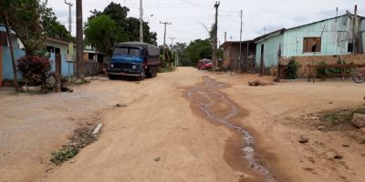 Canos estourados causam transtornos aos moradores do bairro Ouro Verde em Camaquã