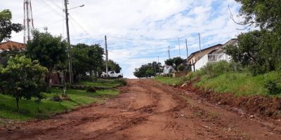 “O vizinho não pode sair de casa, devido ao barro”, diz morador de Camaquã