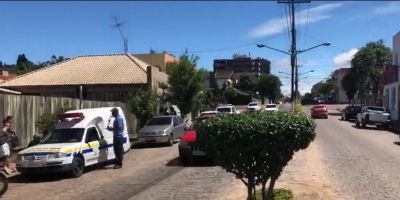 Cinco veículos se envolvem em acidente no centro de Camaquã