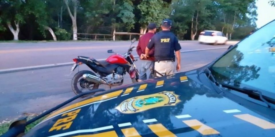 Homem é preso com motocicleta furtada em Eldorado do Sul