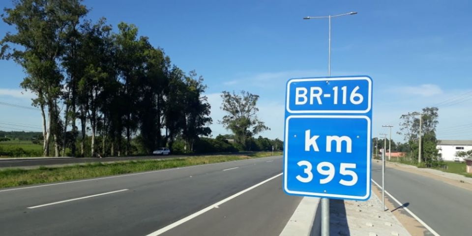 Média de 9,3 veículos passam por minuto na BR-116, em Camaquã, na tarde desta segunda